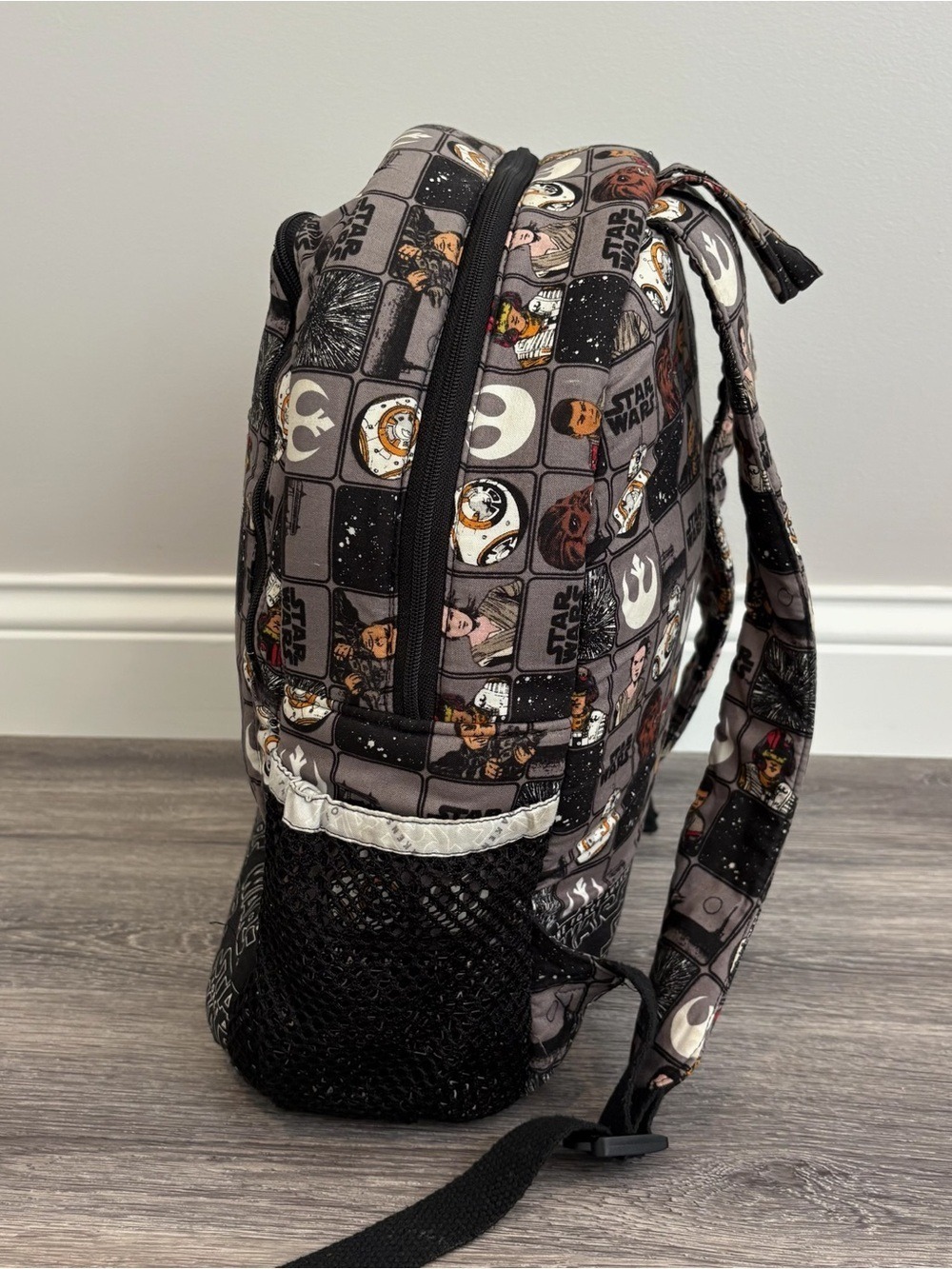 Star Wars The Force Awakens Comic Panel Backpack Rey Finn BB-8 Chewbacca - Picture 2 of 9
